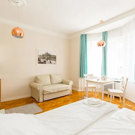Otto Studios Apartment